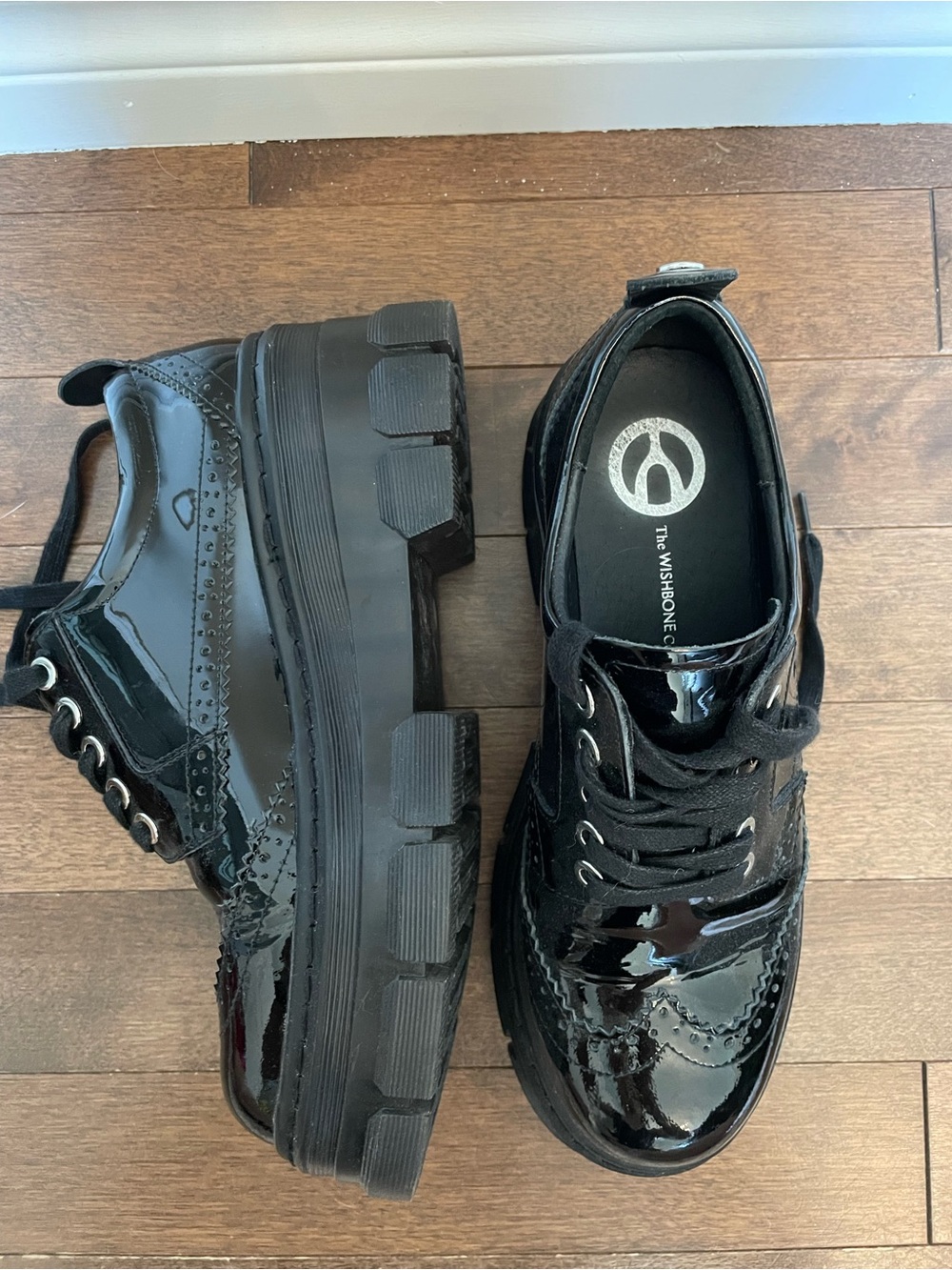 Wishbone Black Patent Platform Oxfords Women’s US 7.5